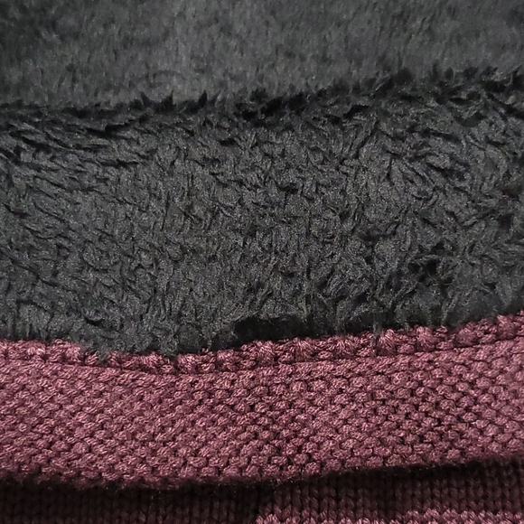 Lululemon NWOT'S Burgundy Neckwarmer & Scarf - Picture 4 of 8